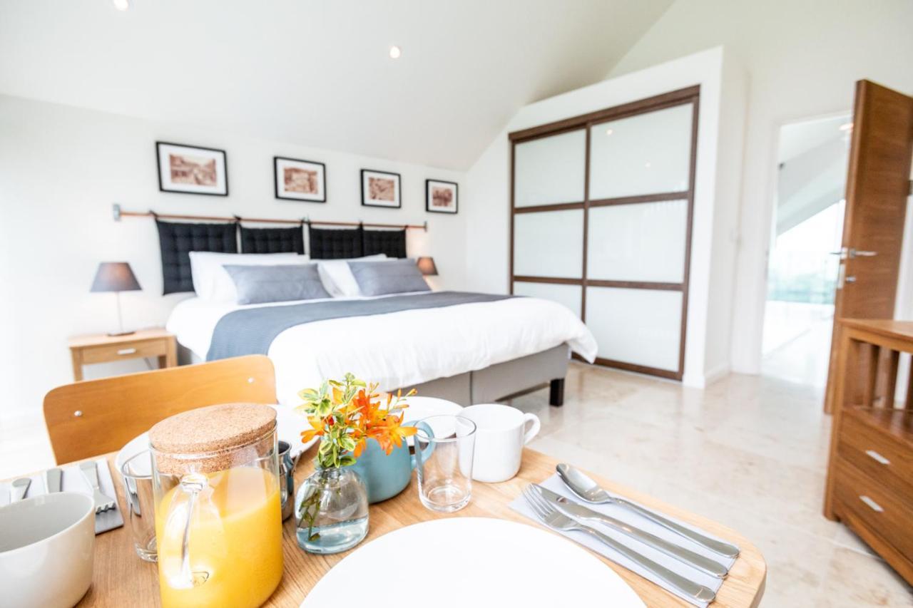 ニューポート Ecton House Bed & Breakfast エクステリア 写真