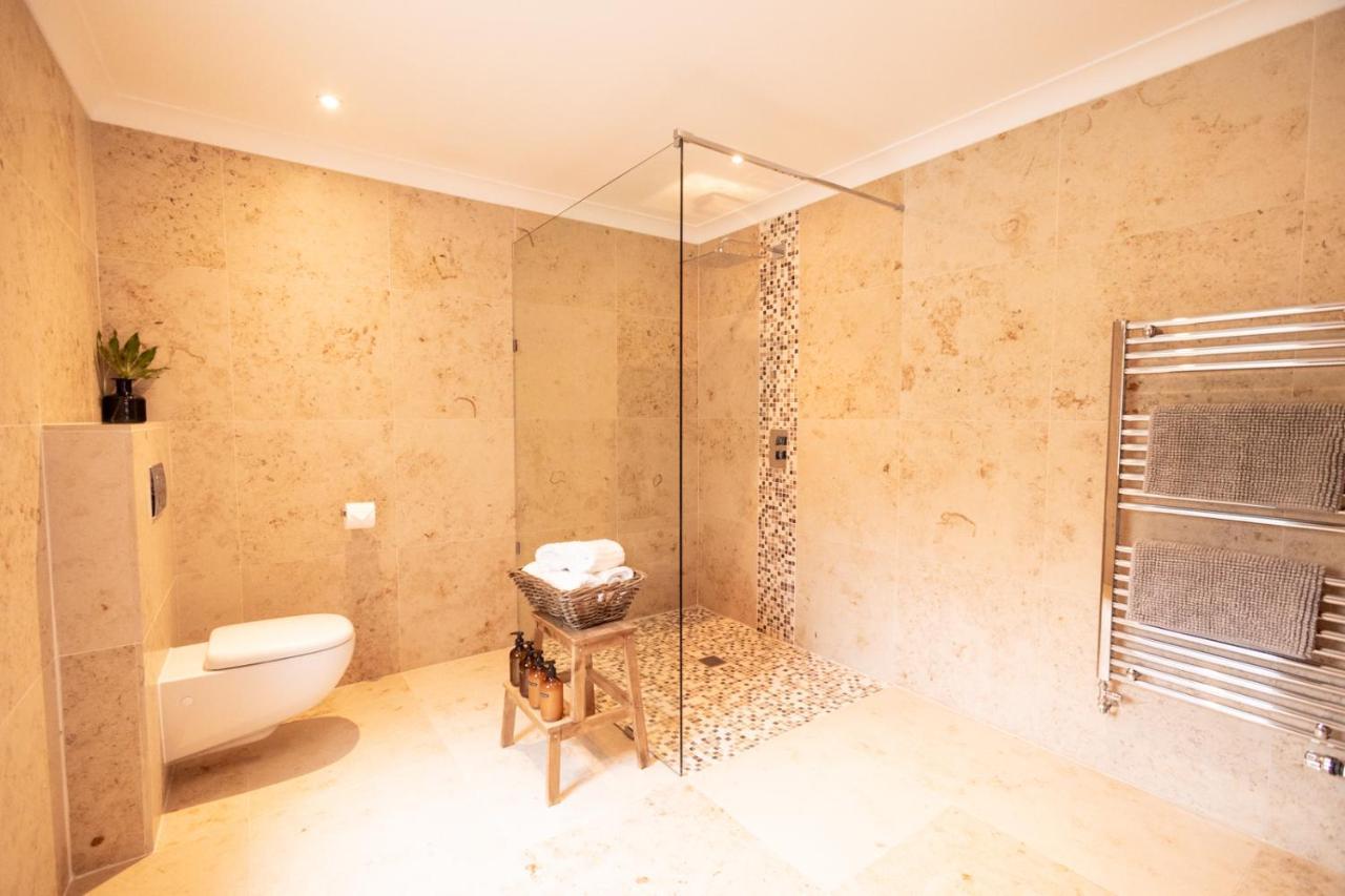 ニューポート Ecton House Bed & Breakfast エクステリア 写真