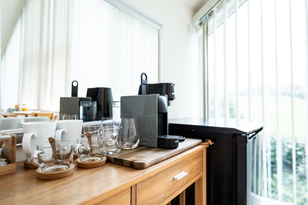 ニューポート Ecton House Bed & Breakfast エクステリア 写真