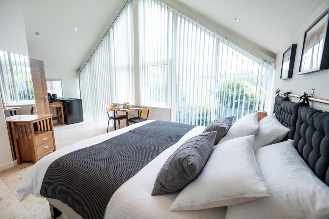 ニューポート Ecton House Bed & Breakfast エクステリア 写真