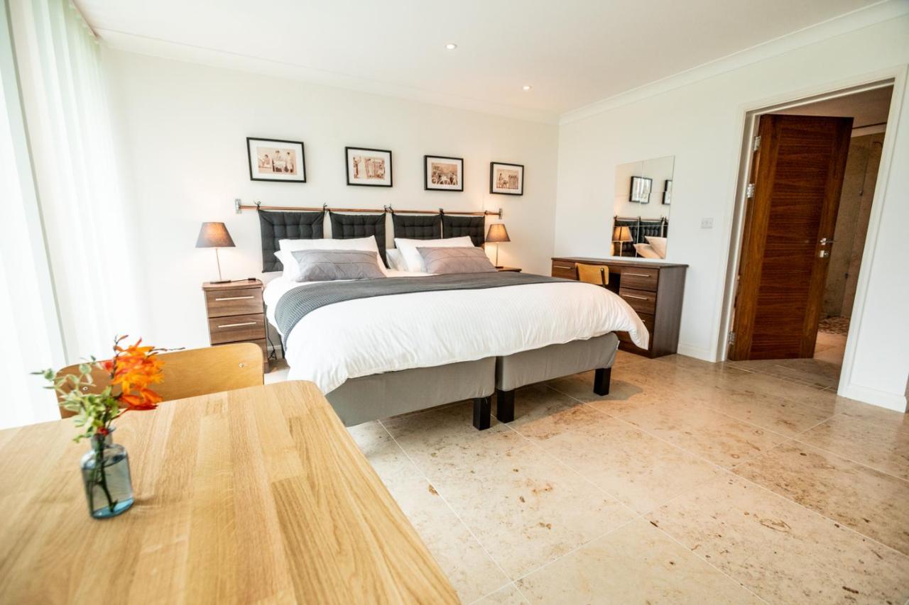 ニューポート Ecton House Bed & Breakfast エクステリア 写真