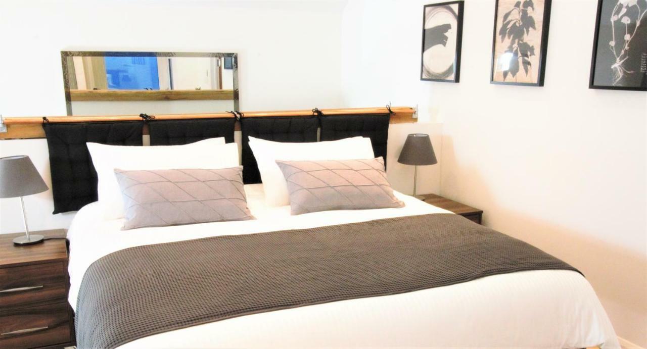ニューポート Ecton House Bed & Breakfast エクステリア 写真